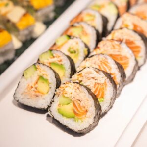 Maki thon/surimi/avocat